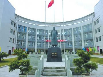 南充張瀾職業教育校園一角。